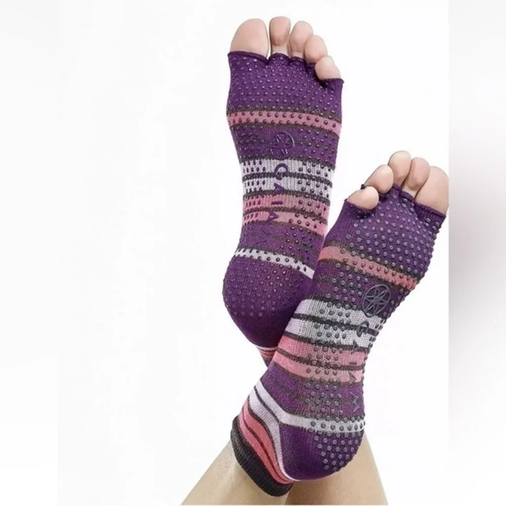 Gaiam Yoga Socks No Slip Grip Toeless Purple Size Small / Medium New In Package